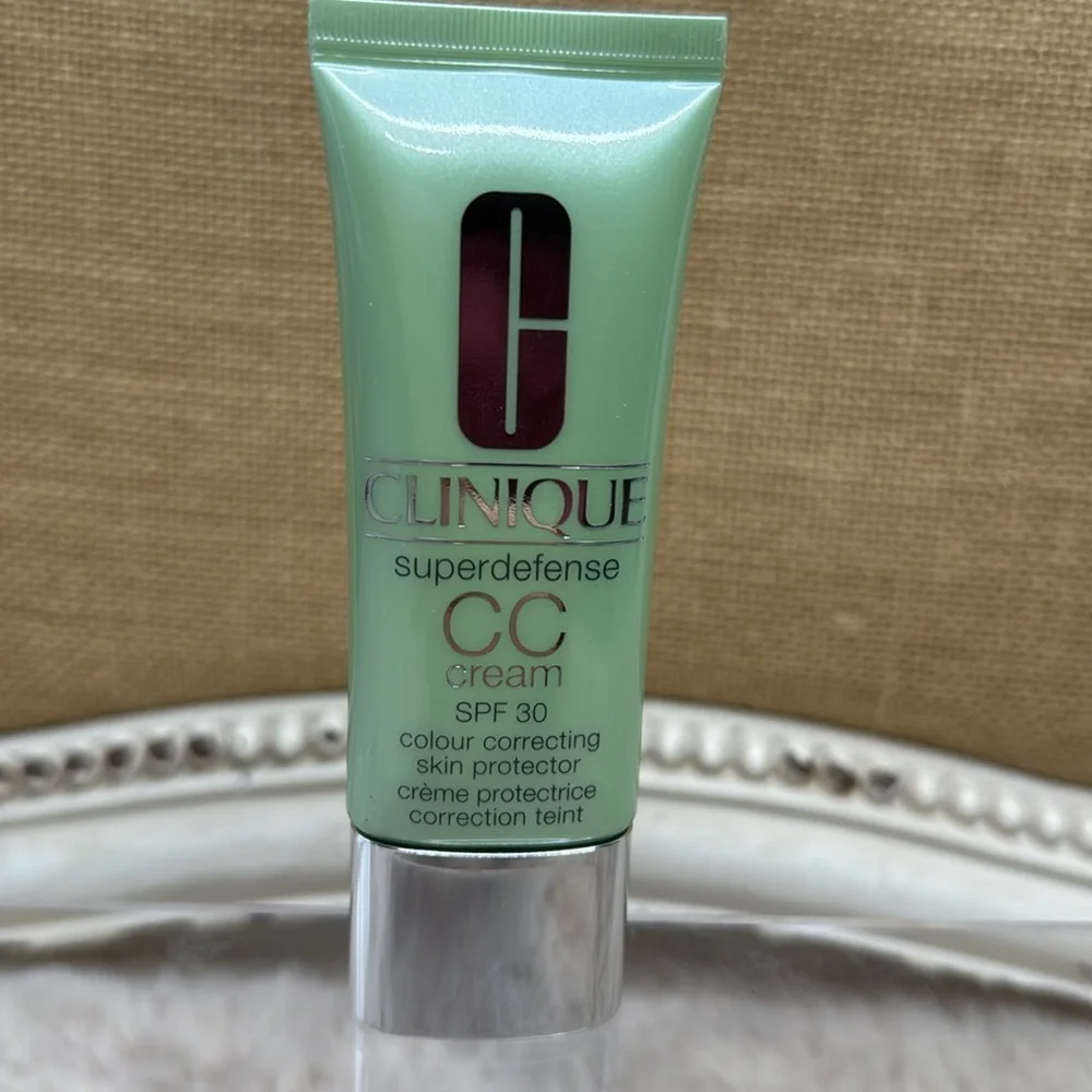 Clinique SUPERDEFENSE CC CREAM COLOR MEDIUM DEEP 40ML